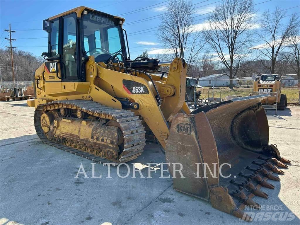 CAT 963K Верижен товарач