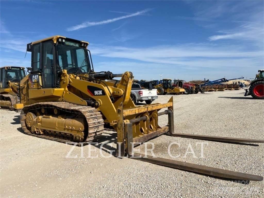 CAT 963K Верижен товарач