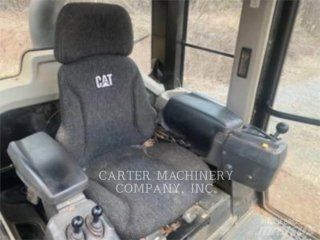 CAT 963K Верижен товарач