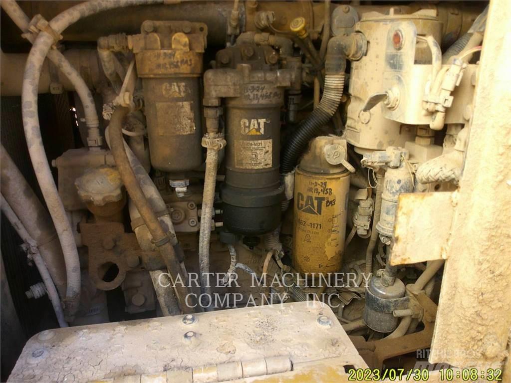 CAT 963K Верижен товарач