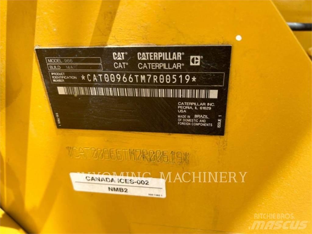 CAT 966 Колесни товарачи