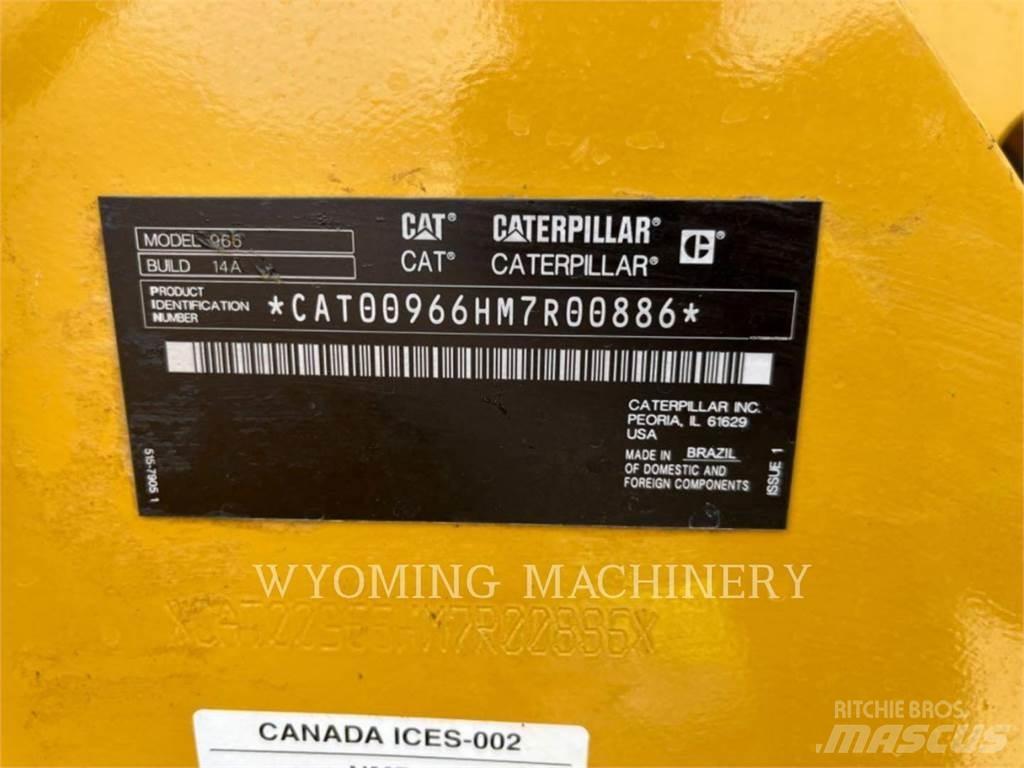 CAT 966 Колесни товарачи
