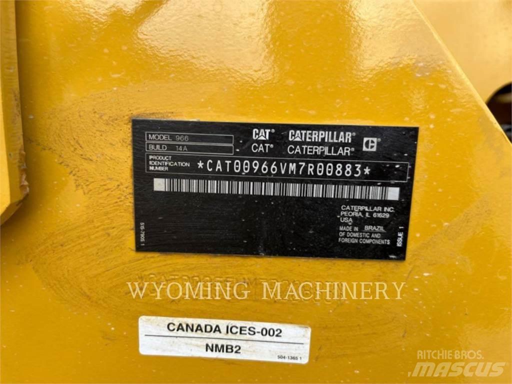 CAT 966 Колесни товарачи