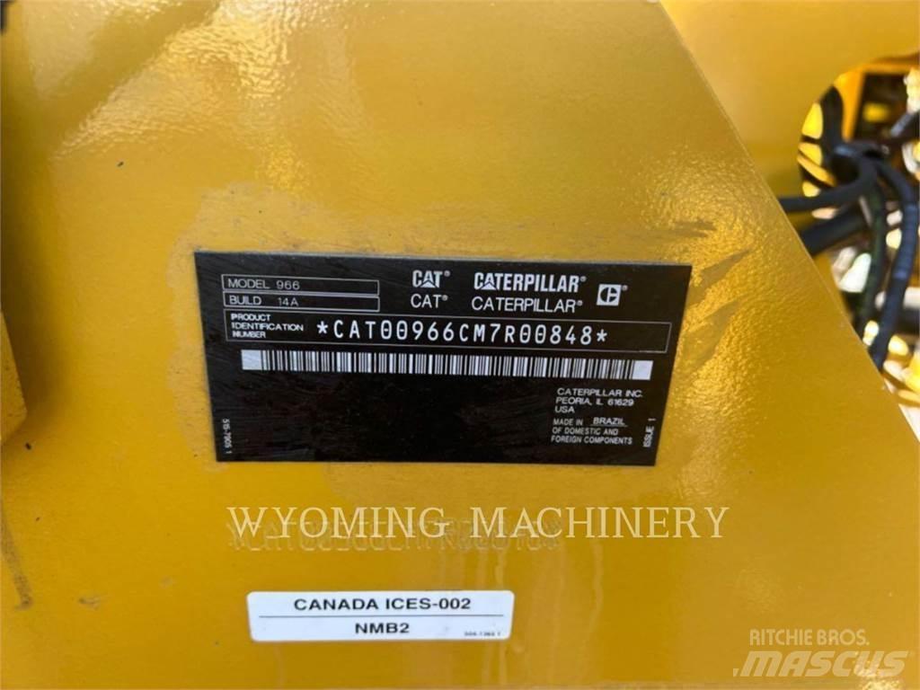 CAT 966 Колесни товарачи