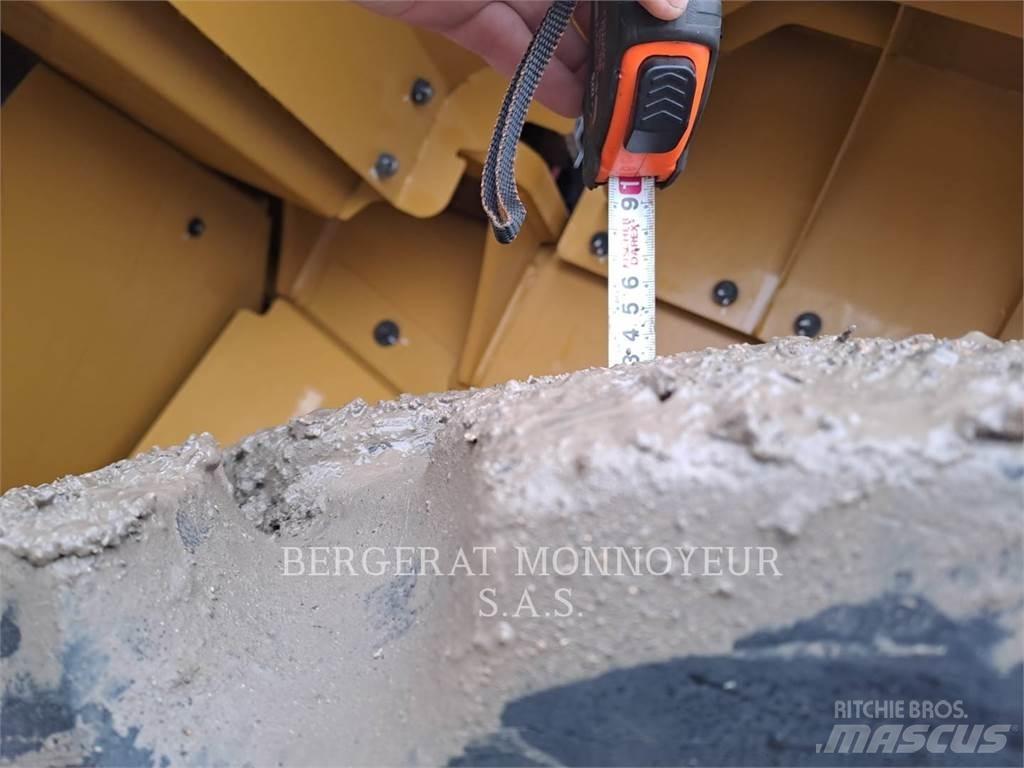 CAT 966 Колесни товарачи