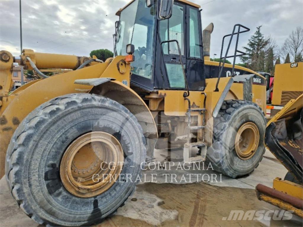CAT 966 Колесни товарачи