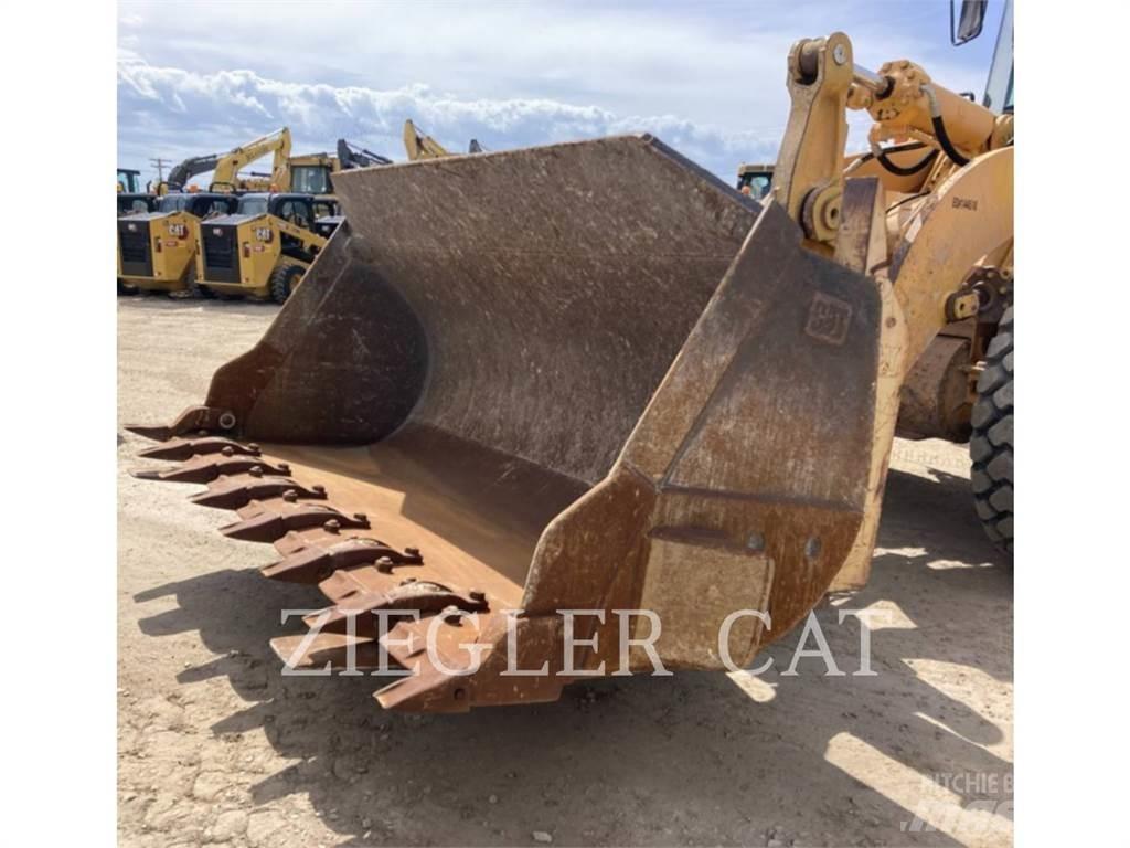 CAT 966G Колесни товарачи