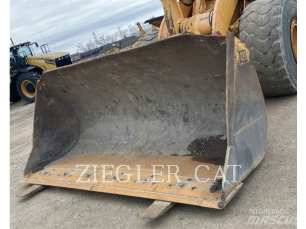 CAT 966G Колесни товарачи