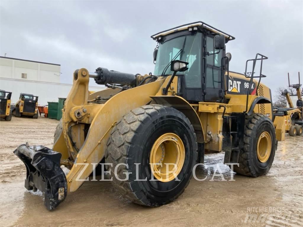 CAT 966K Колесни товарачи