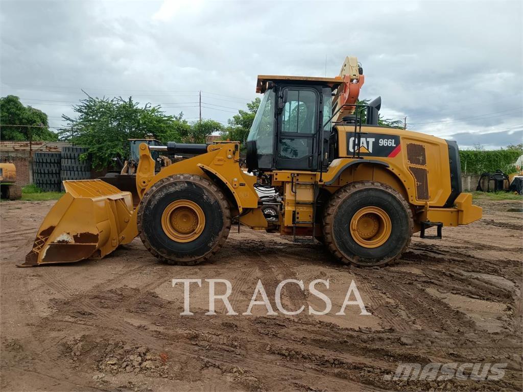 CAT 966L Колесни товарачи