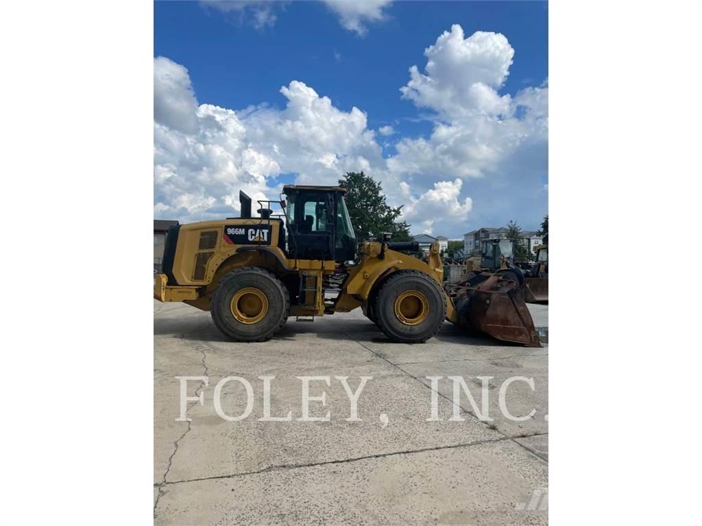 CAT 966M Колесни товарачи