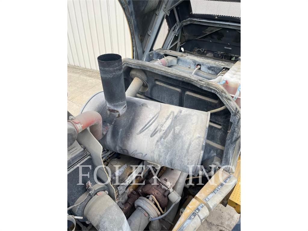 CAT 966M Колесни товарачи