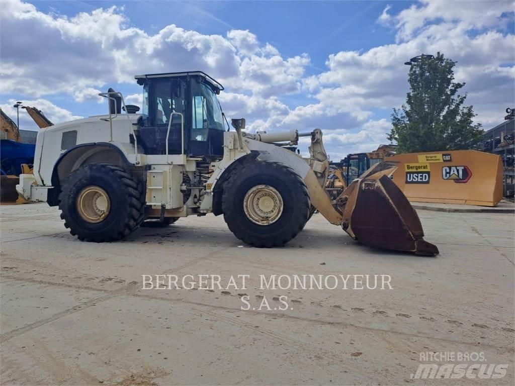 CAT 966M Колесни товарачи