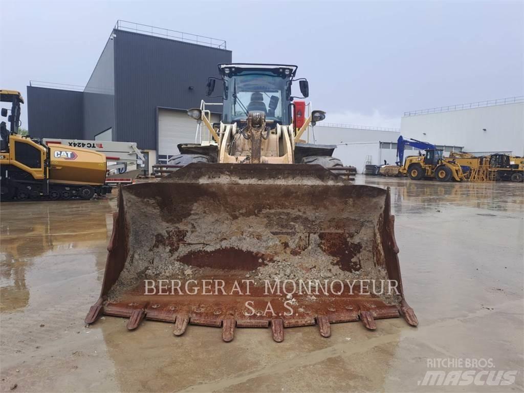 CAT 966M Колесни товарачи