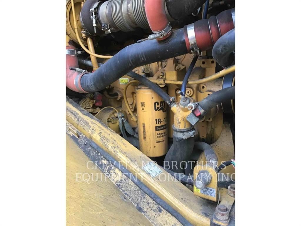 CAT 966M Колесни товарачи
