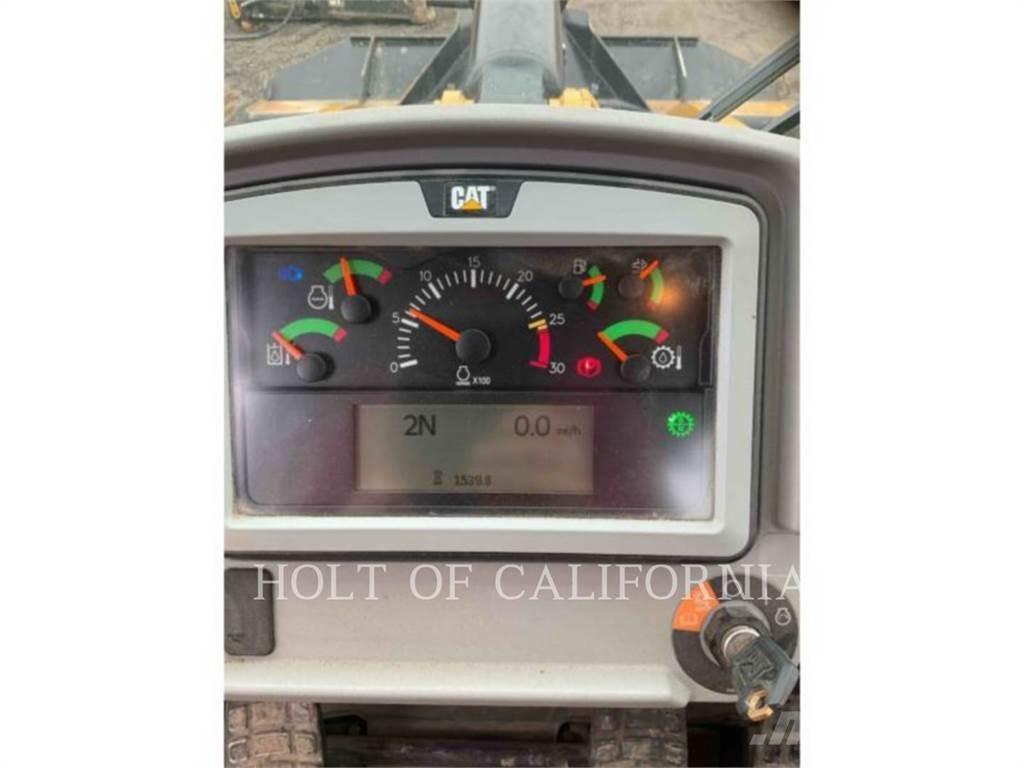 CAT 966M Колесни товарачи