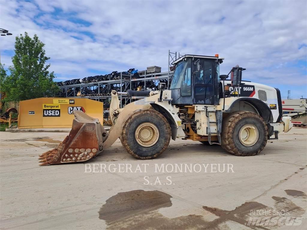 CAT 966M Колесни товарачи