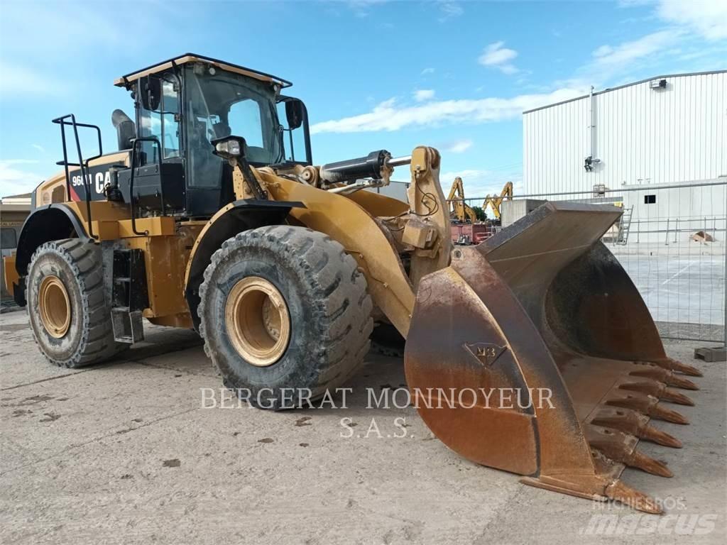 CAT 966M Колесни товарачи