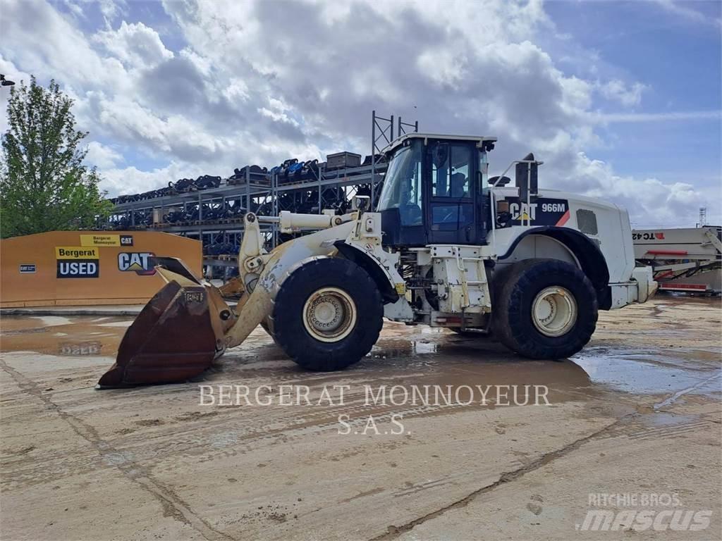CAT 966M Колесни товарачи