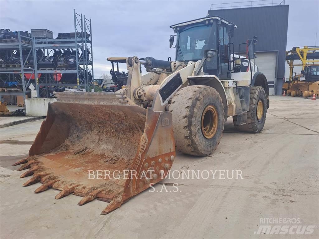 CAT 966M Колесни товарачи