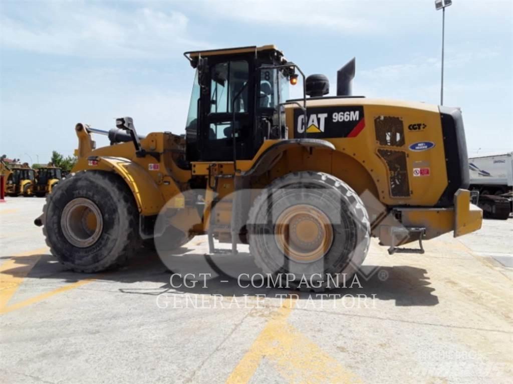 CAT 966M Колесни товарачи