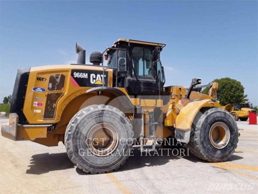 CAT 966M Колесни товарачи