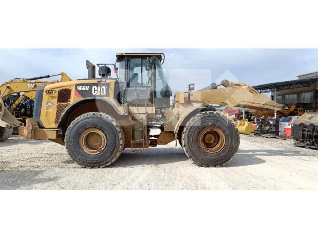 CAT 966M Колесни товарачи