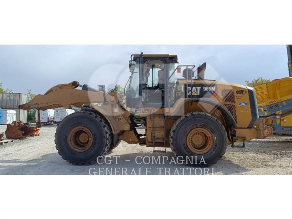 CAT 966M Колесни товарачи