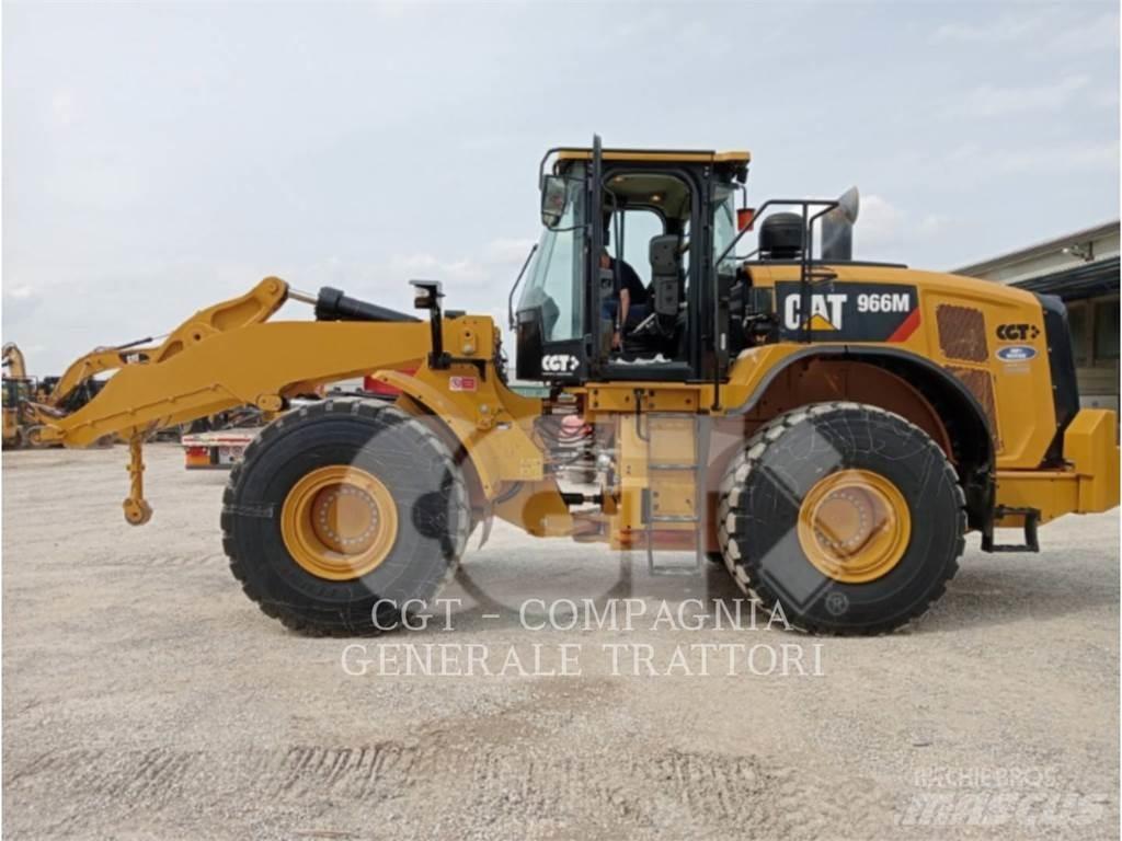 CAT 966M Колесни товарачи