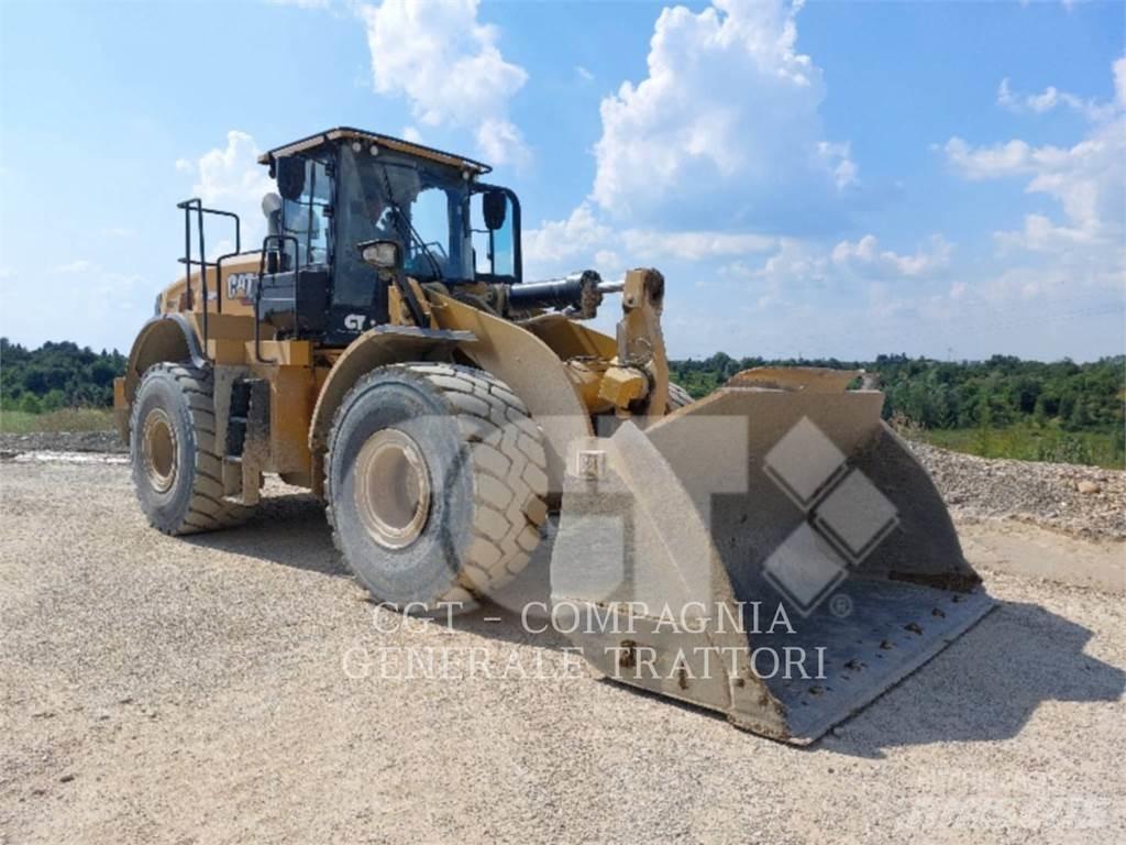 CAT 966M Колесни товарачи
