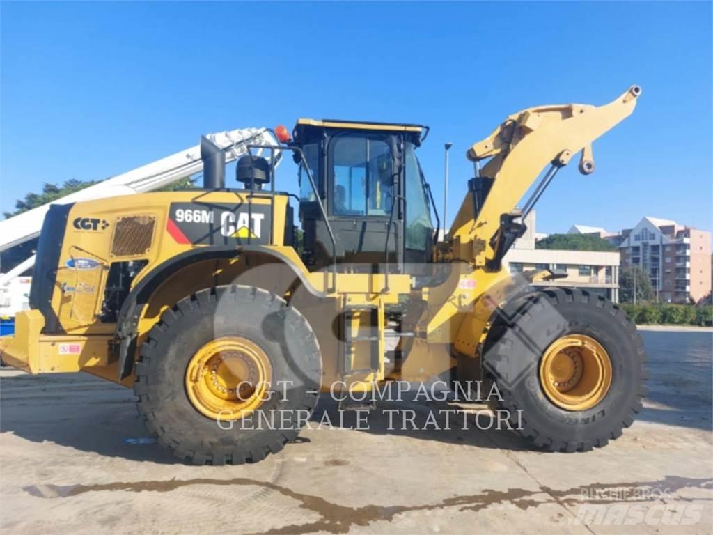 CAT 966M Колесни товарачи