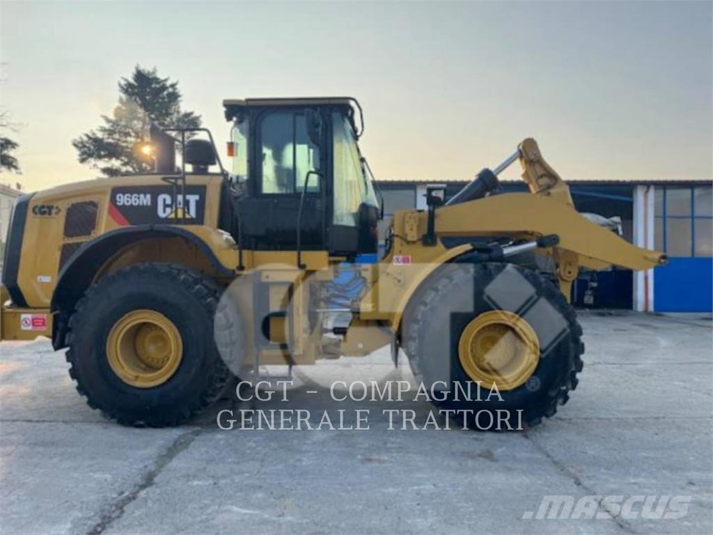 CAT 966M Колесни товарачи