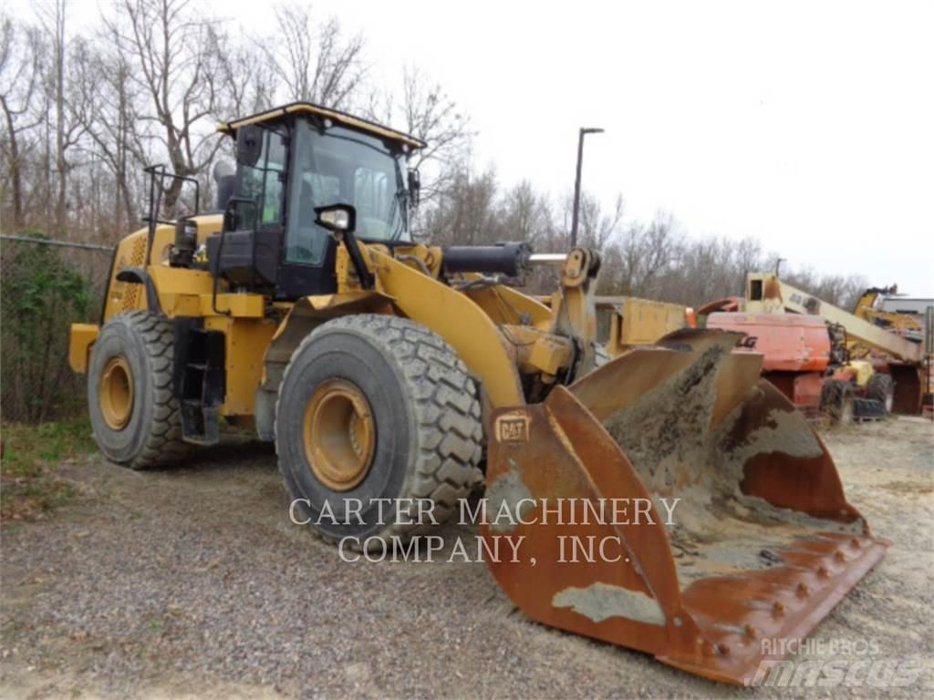 CAT 966M Колесни товарачи