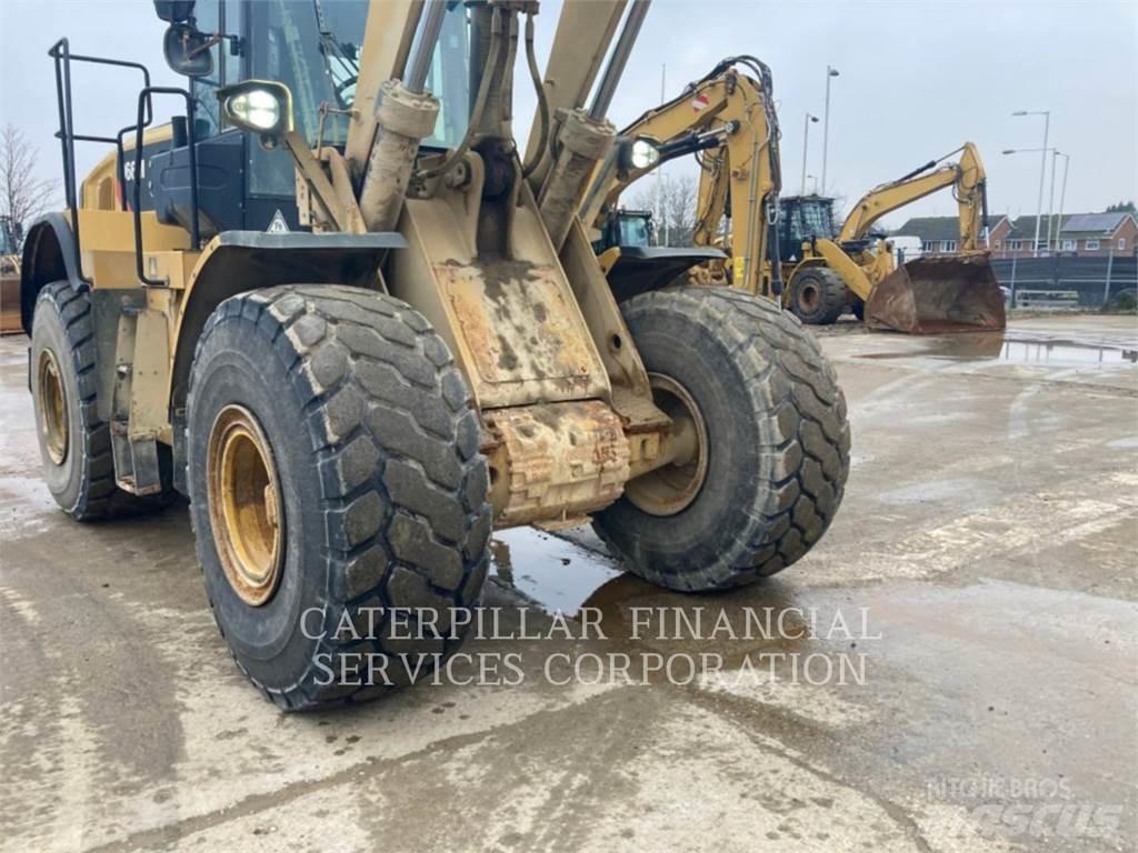 CAT 966M Колесни товарачи