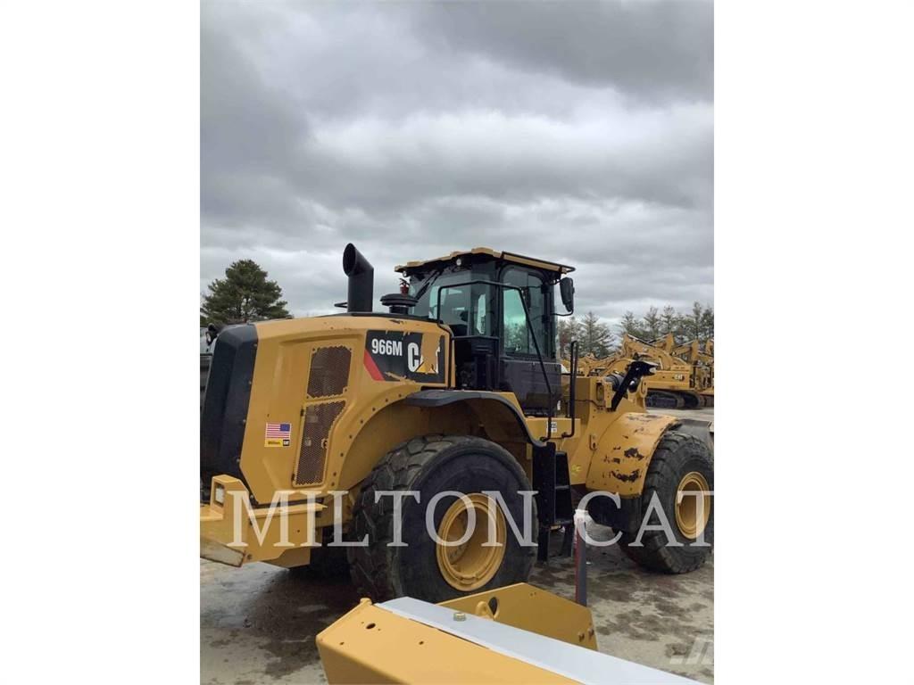 CAT 966M Колесни товарачи