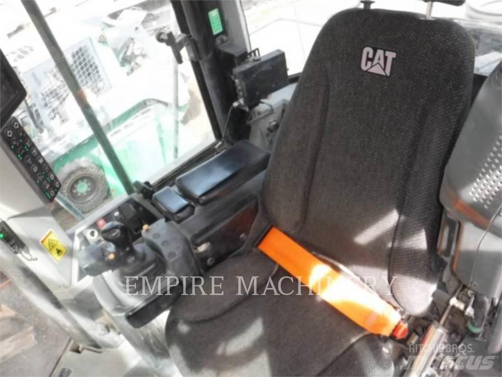 CAT 966M Колесни товарачи