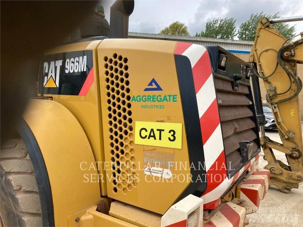 CAT 966M Колесни товарачи