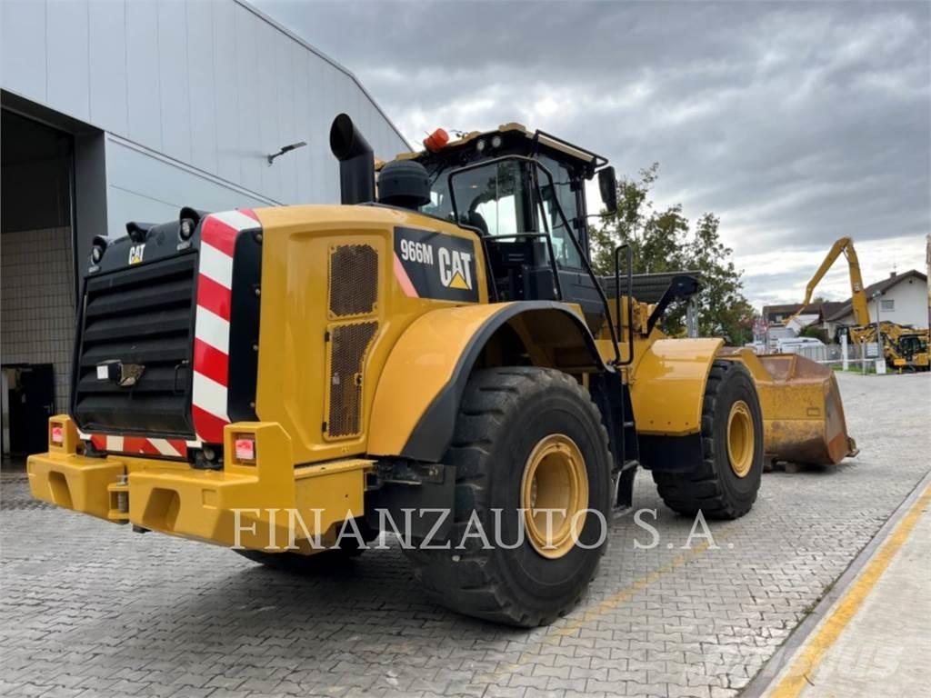CAT 966M Колесни товарачи