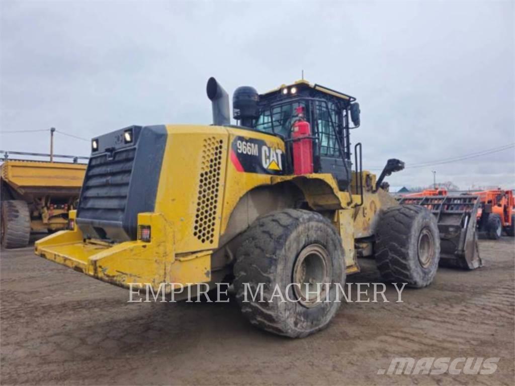CAT 966M Колесни товарачи