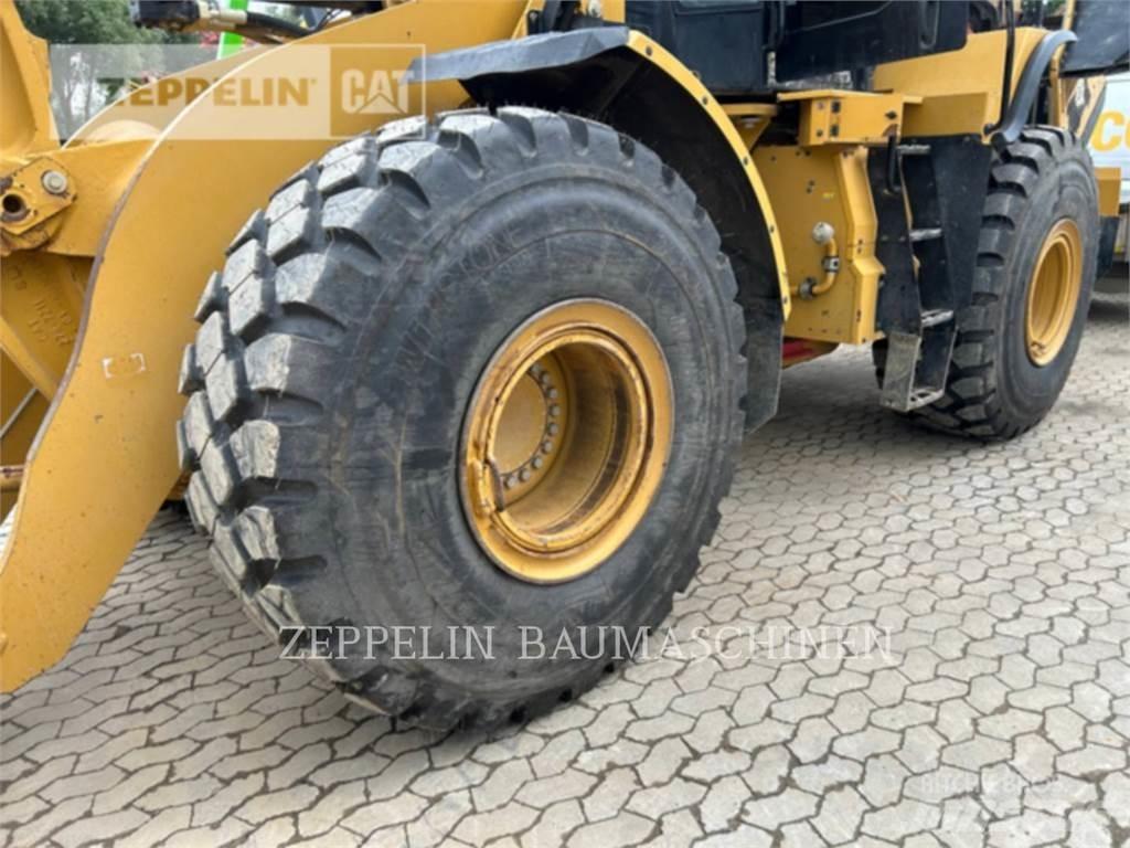 CAT 966M Колесни товарачи