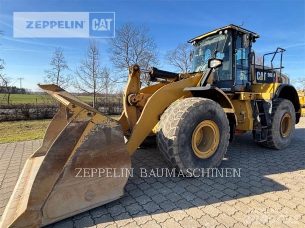 CAT 966M Колесни товарачи