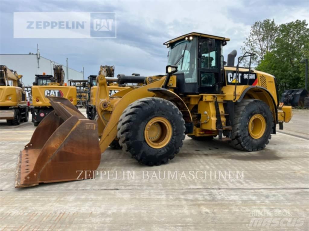 CAT 966M Колесни товарачи