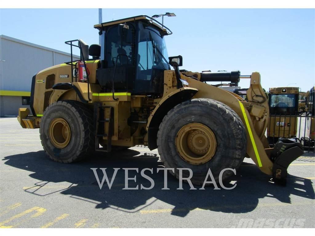 CAT 966M Колесни товарачи