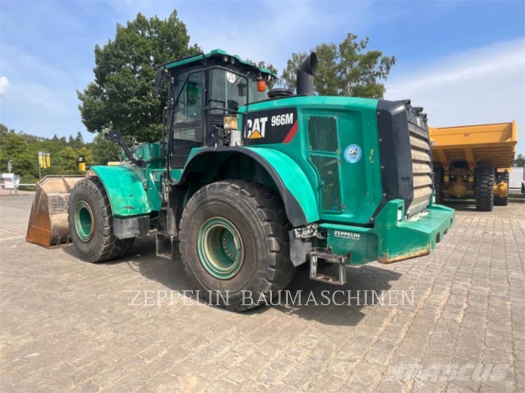CAT 966M Колесни товарачи