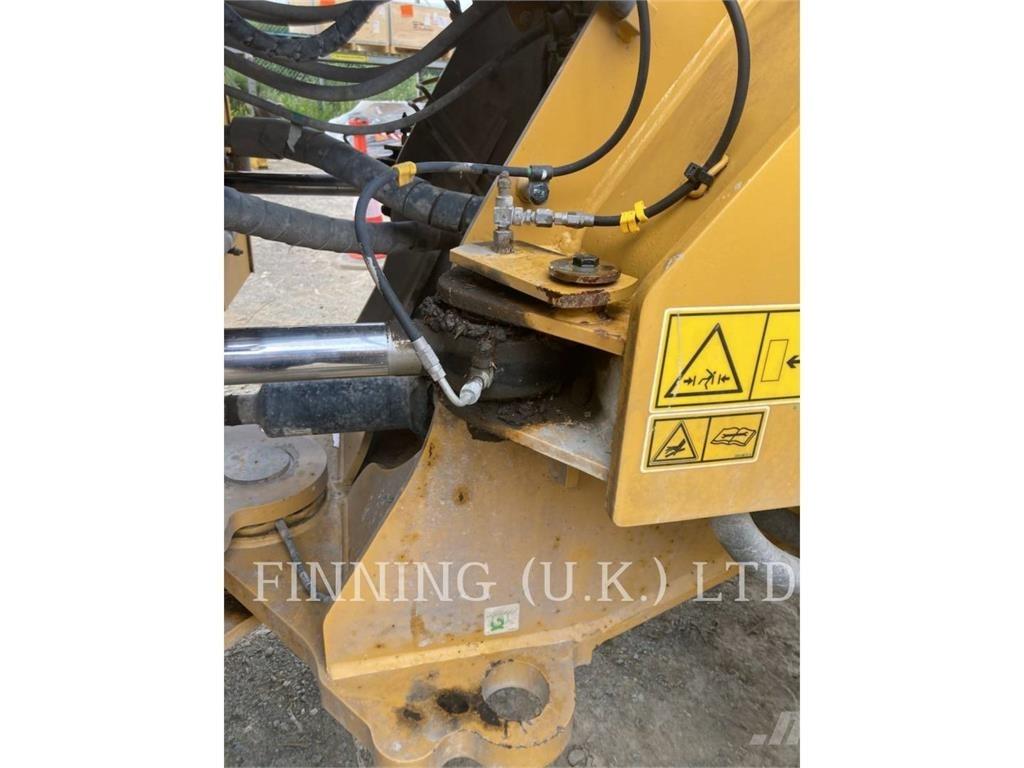 CAT 966M Колесни товарачи
