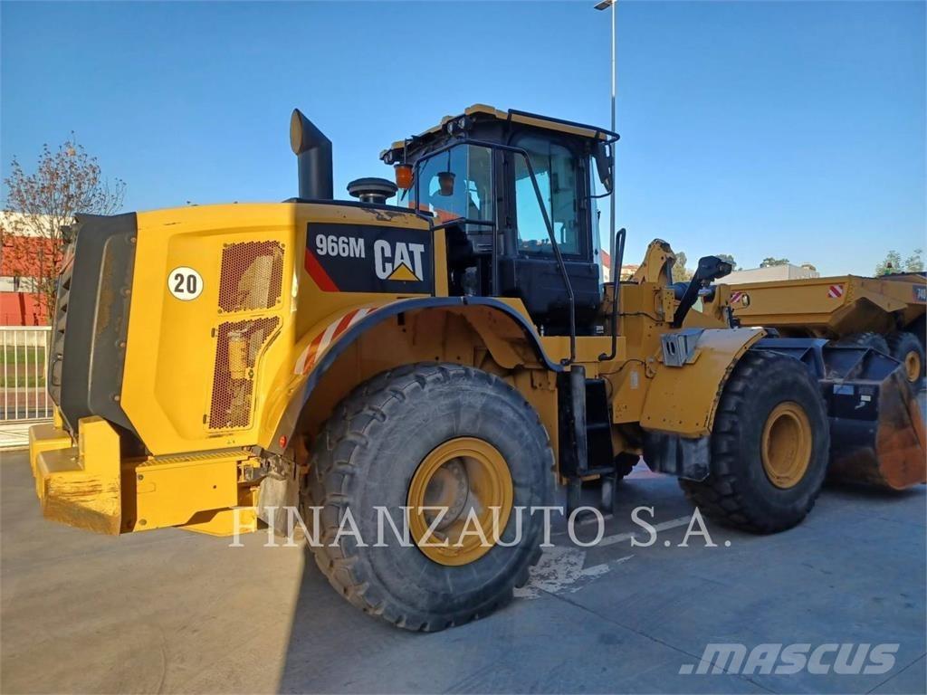 CAT 966M Колесни товарачи