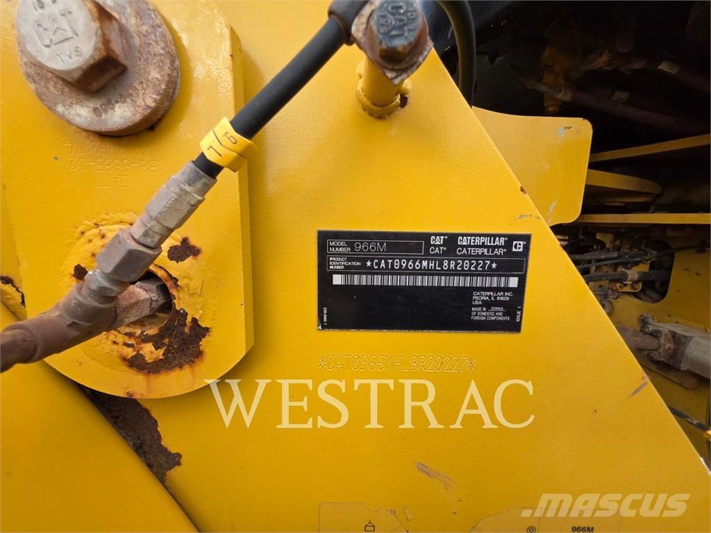 CAT 966M Колесни товарачи