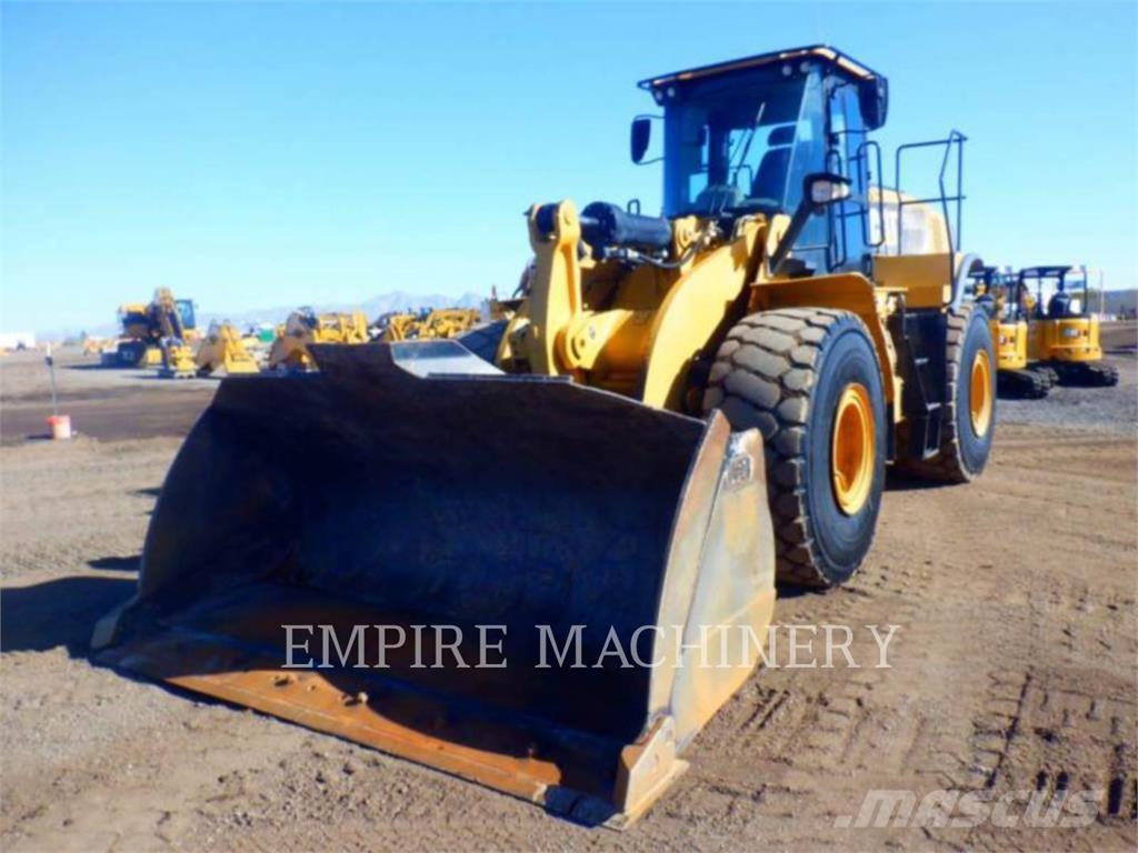 CAT 966M Колесни товарачи