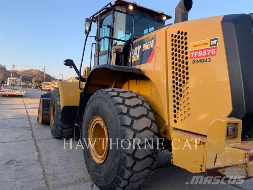 CAT 966M Колесни товарачи