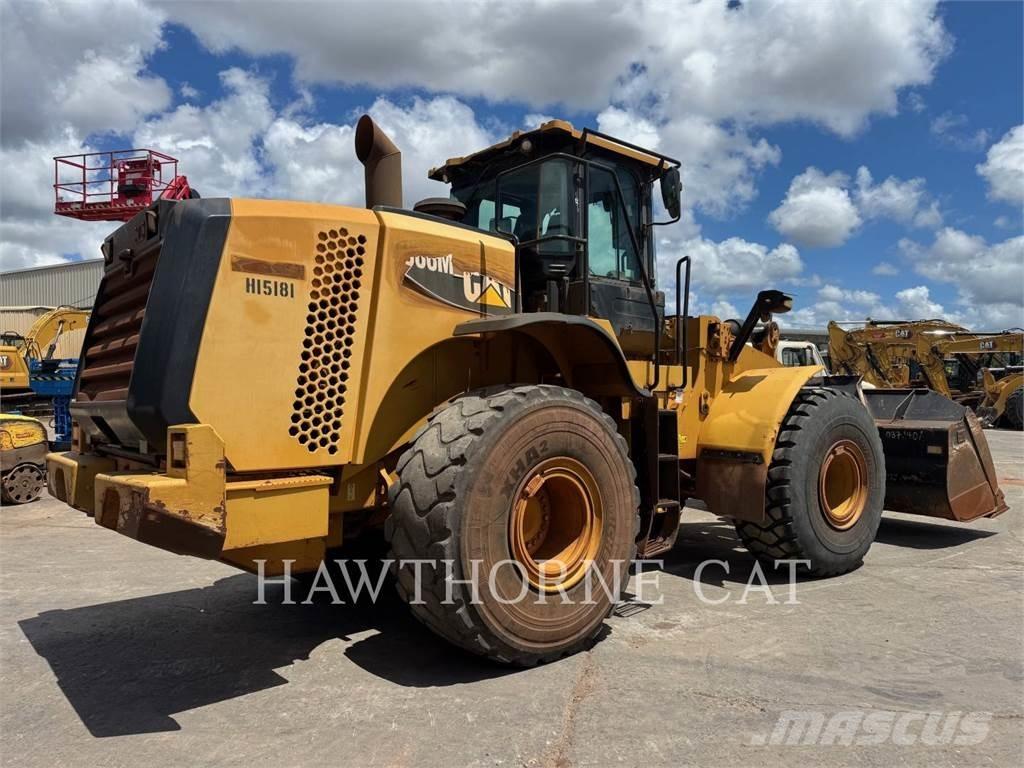 CAT 966M Колесни товарачи